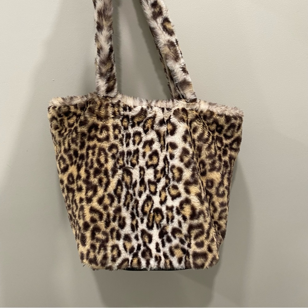 Brandy Melville fuzzy cheetah tote bag